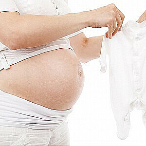 Apatiniai drabužiai nėščioms ir maitinančioms motinoms
