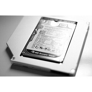 SSD/HDD tvirtinimo rėmelis CD/DVD/Blu-ray įrenginiui, SATA į SATA III, 9,5 mm