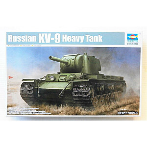 Plastikinis Rusijos sunkiojo tanko KV-9 modelis.