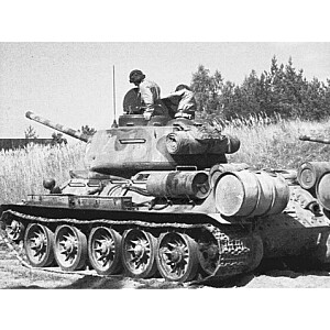 ITALERI rusiškas tankas T 3 4/85