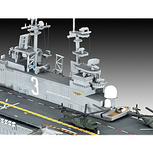 Plastikinis JAV karinio jūrų laivyno lėktuvnešio modelis 1/700.