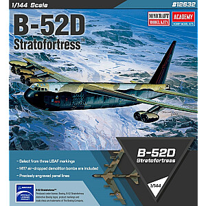 Пластиковая модель B-52D Stratofortress 1/144.