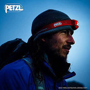 Petzl ACTIK, Светодиодный фонарь (красный)