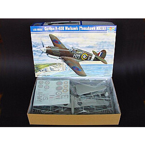 Пластиковая модель Curtiss P-40B Warhawk 1/32