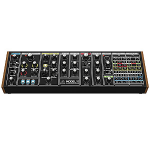 Behringer MODEL 15 - Аналоговый синтезатор