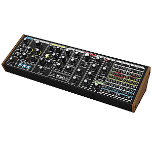 Behringer MODEL 15 - Аналоговый синтезатор
